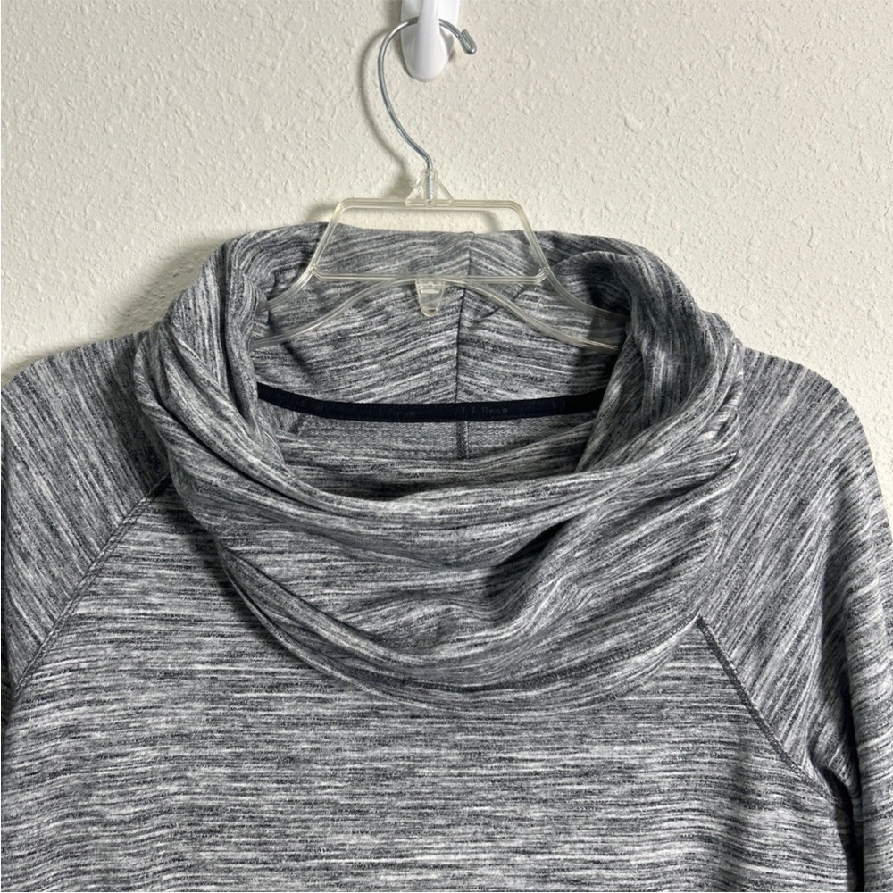 L.L. Bean Women’s Sm Cozy Fleece Pullover Sweatshirt Thumbholes Cowl Neck Gray - Picture 2 of 12